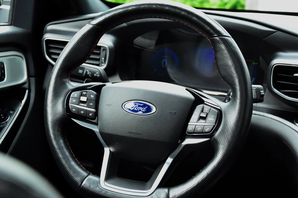 Ford Explorer – foto 15