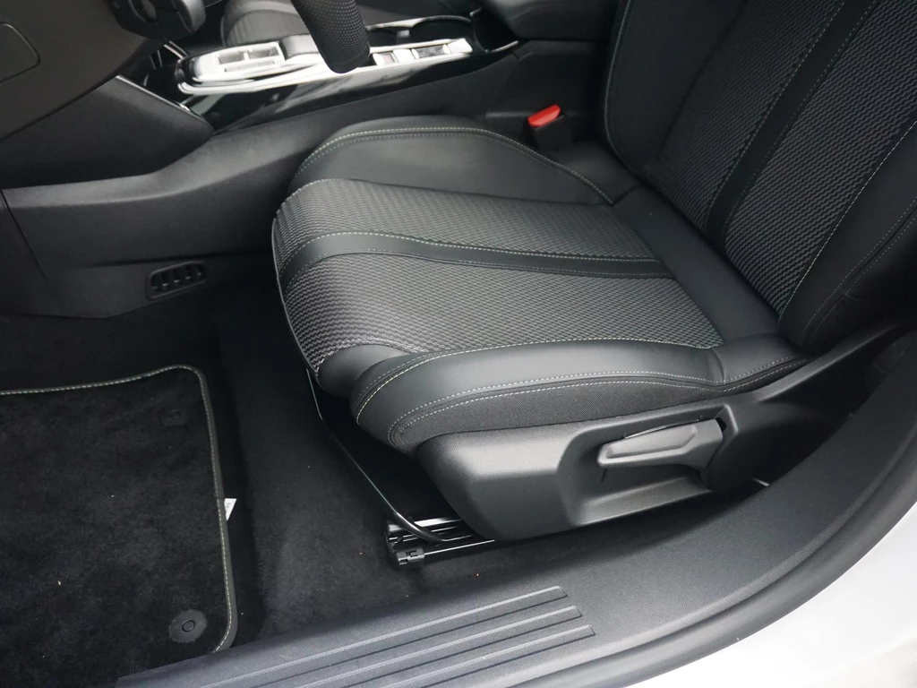 Peugeot e-2008 – foto 9