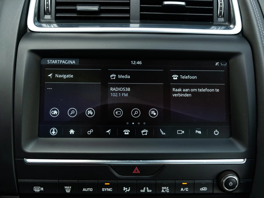 Jaguar E-PACE – foto 54