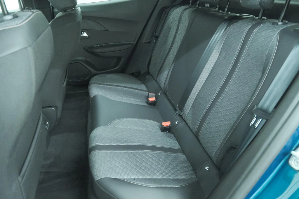 Peugeot e-2008 – foto 28