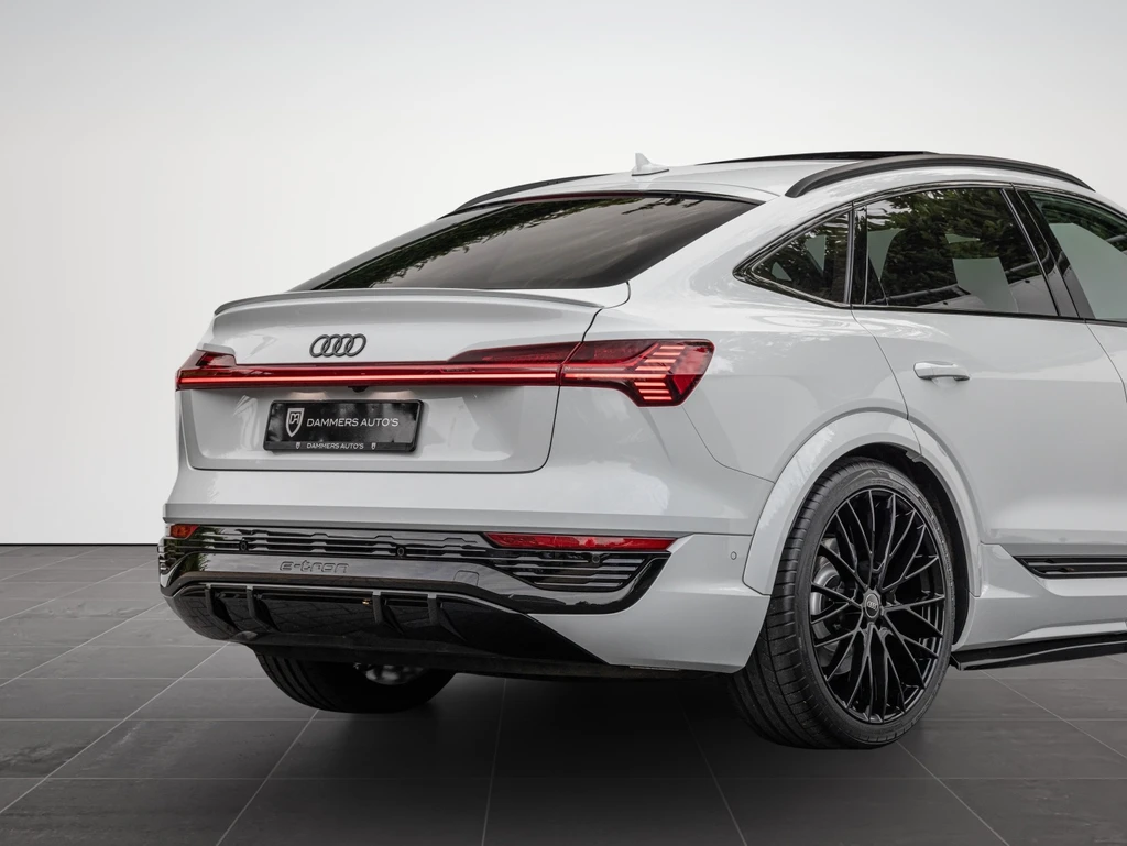 Audi Q8 Sportback e-tron – foto 6