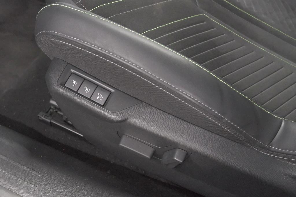 Peugeot e-208 – foto 18