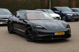 Porsche Taycan – thumbnail 8
