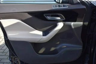 Jaguar F-PACE – thumbnail 11