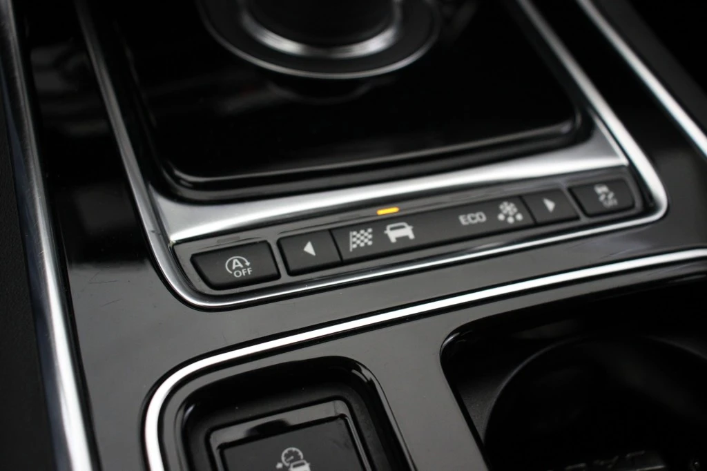 Jaguar XE – foto 28
