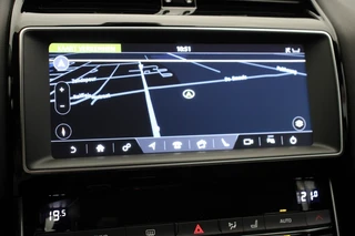 Jaguar XE – thumbnail 13