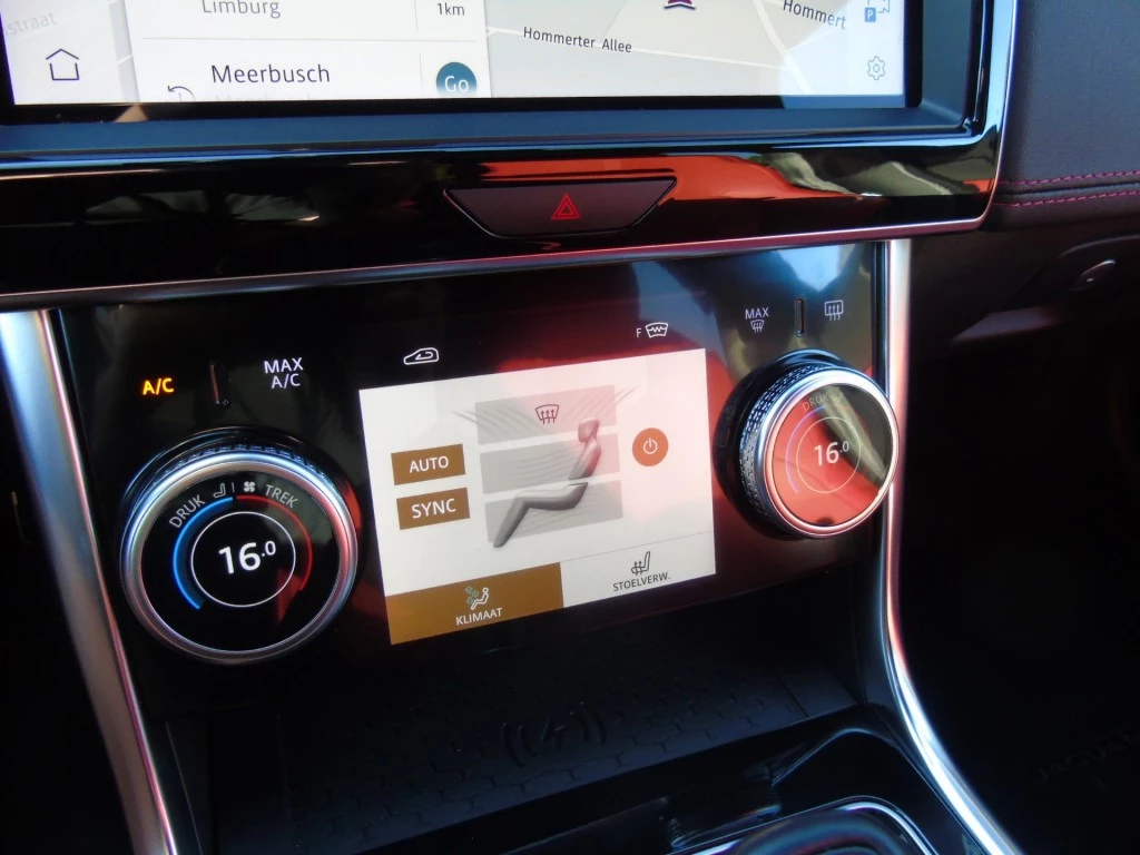 Jaguar XE – foto 32