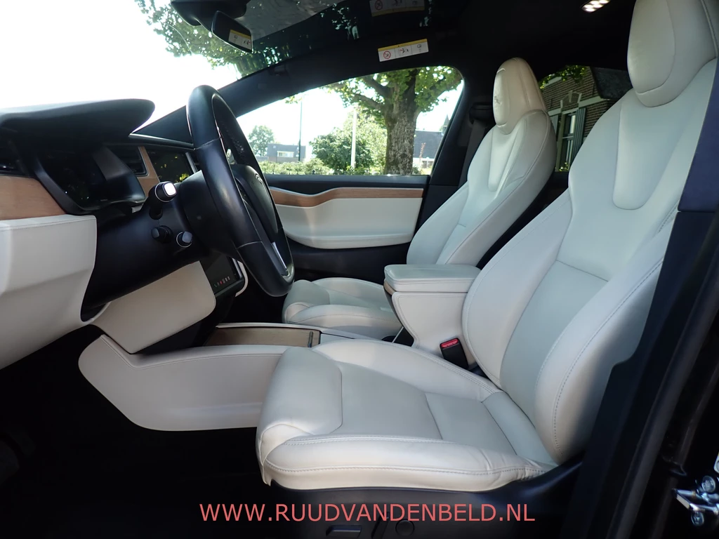 Tesla Model X – foto 13