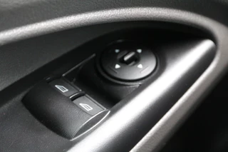 Ford Transit Connect – thumbnail 18