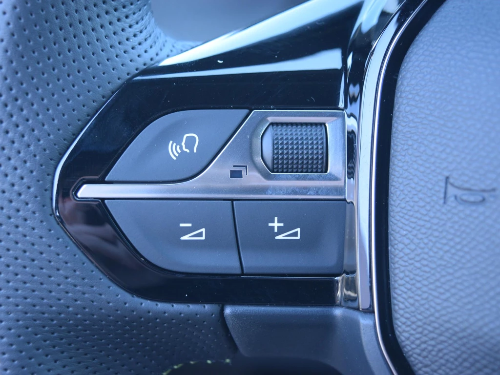 Peugeot e-2008 – foto 18