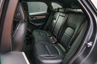Jaguar F-PACE – thumbnail 16