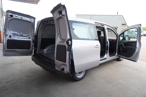 Renault Kangoo E-Tech Advance L2 44 kWh Automaat Opklapbare Dubbelcabine nr.V095 | 120PK | Climate | Navi | Cruise | Schuifdeur L + R