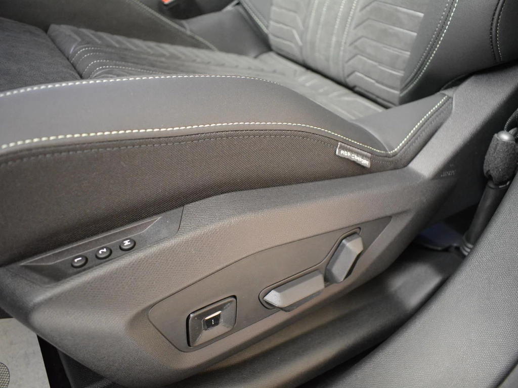 Peugeot e-3008 – foto 15