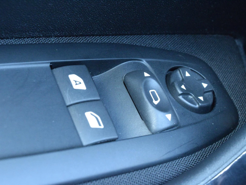 Peugeot 208 – foto 18