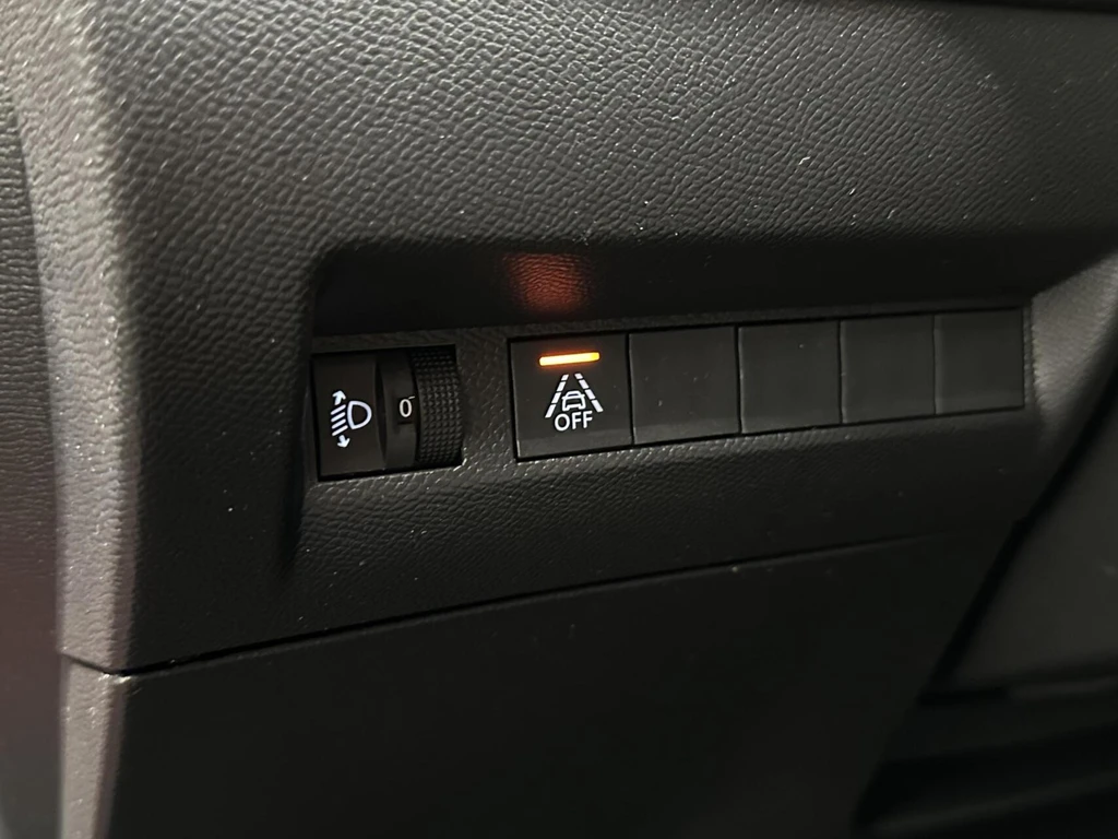 Peugeot e-208 – foto 18
