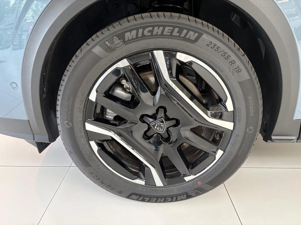 Peugeot e-5008 – foto 13