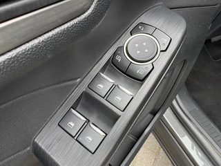 Ford Kuga – thumbnail 28