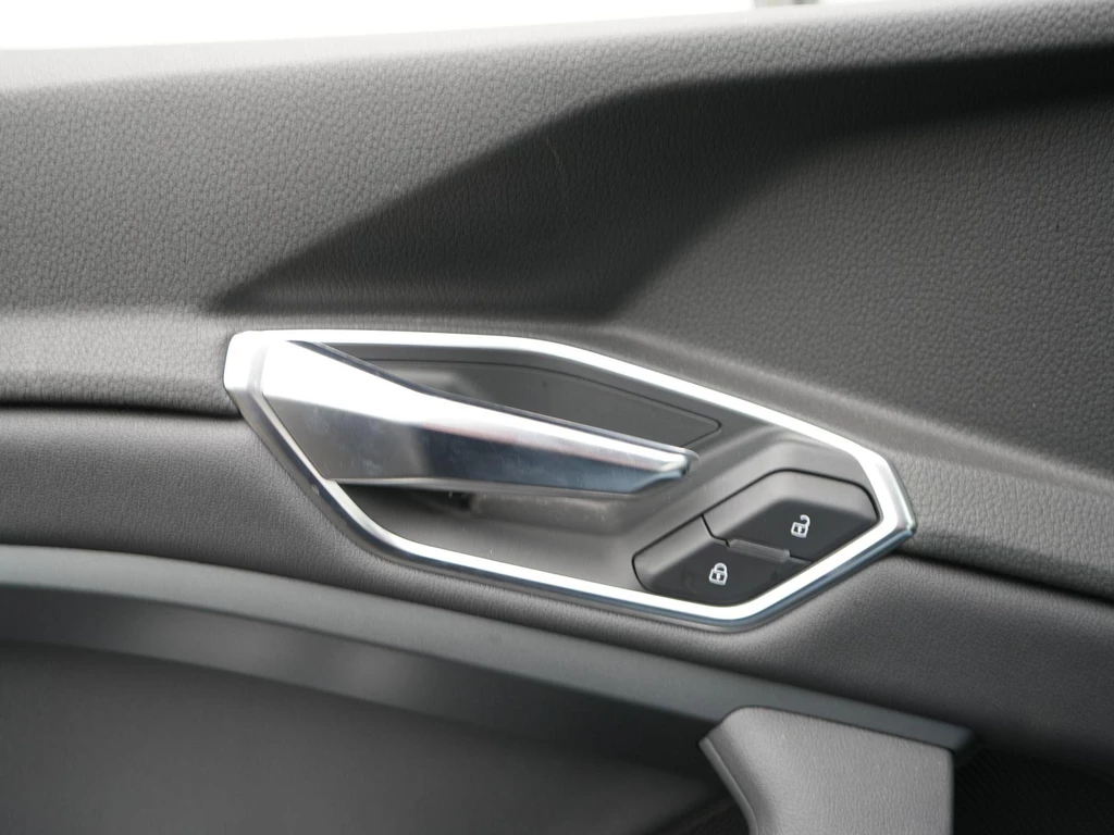 Audi e-tron – foto 32