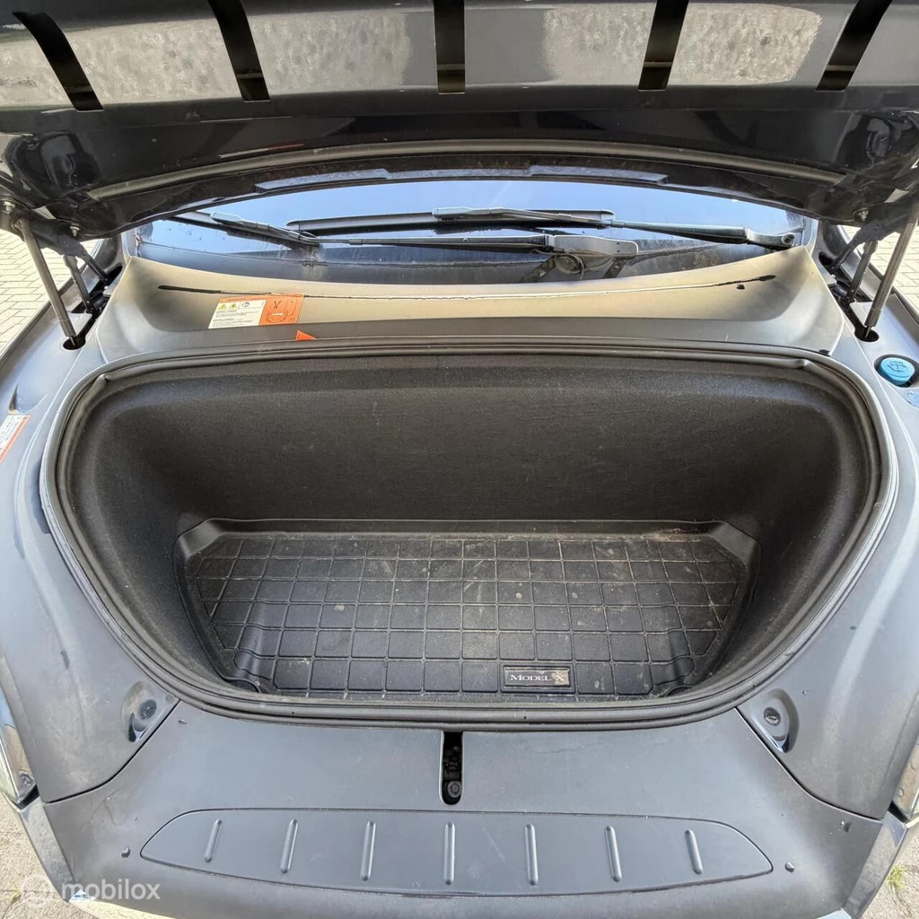 Tesla Model X – foto 21
