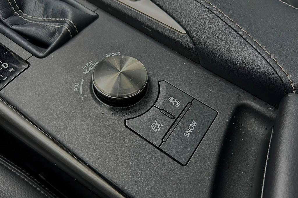 Lexus IS – foto 28