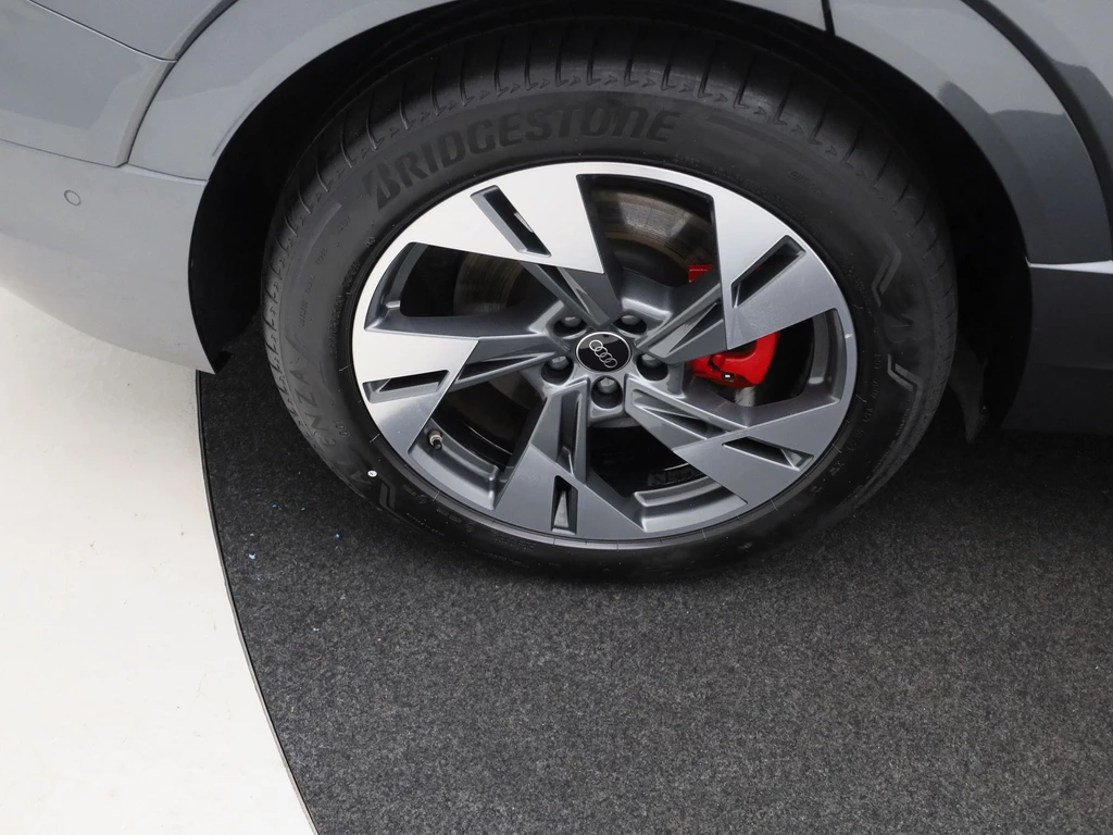 Audi Q8 Sportback e-tron – foto 30
