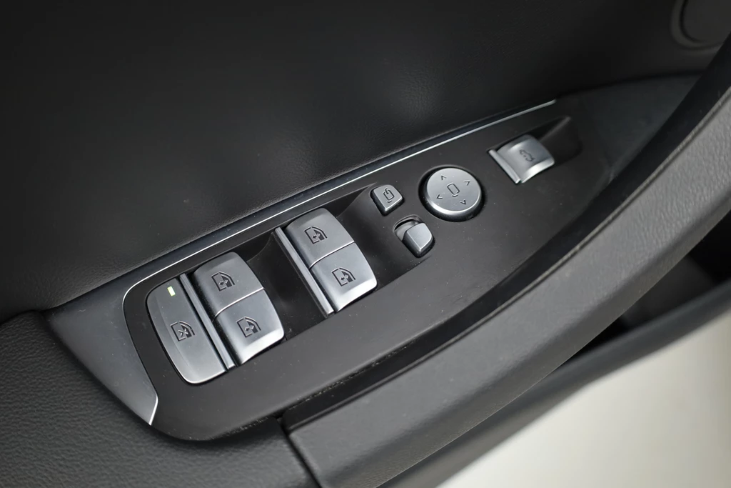 BMW iX3 – foto 10