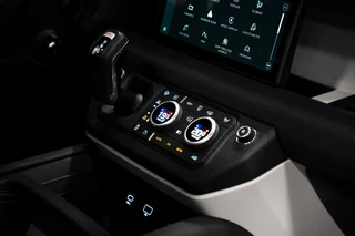 Land Rover Defender – thumbnail 30