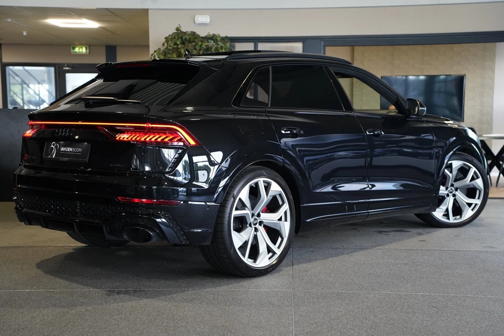 Audi RSQ8 – foto 9