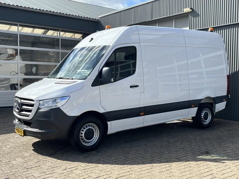 Mercedes-Benz Sprinter 314 2.2 CDI L2H2 Werkplaats Omvormer Trekhaak Kastinrichting Ladekasten inrichting Airco Cruise controle Apple carplay 1e Eigenaar Euro 6 Bpm vrij voor particulier gebruik!!