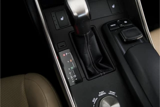 Lexus IS – thumbnail 12