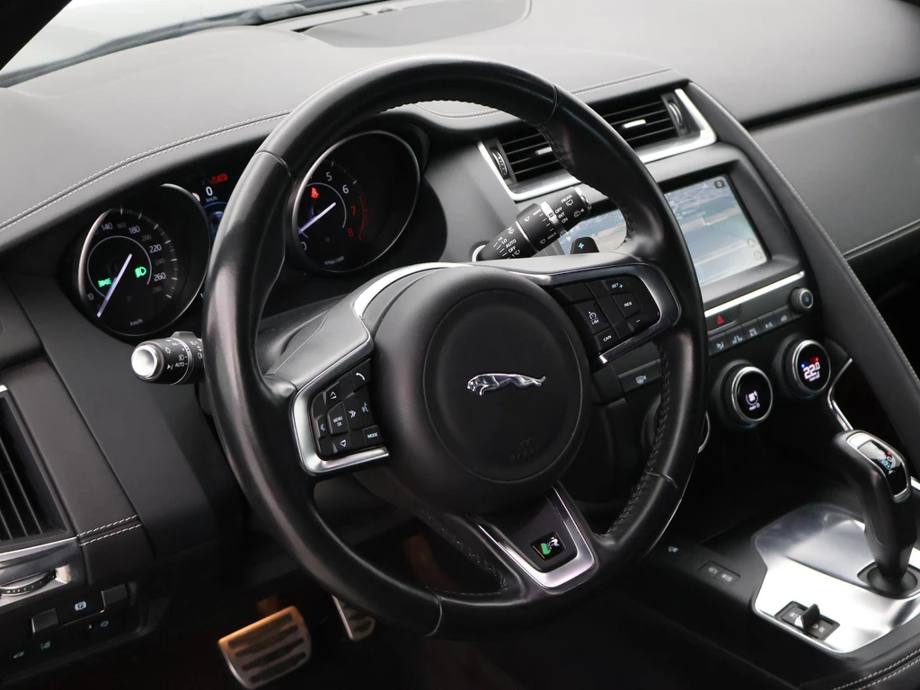 Jaguar E-PACE – foto 25
