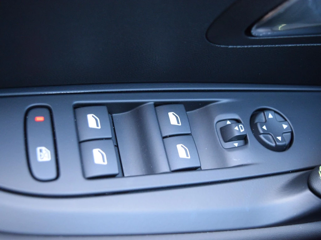 Peugeot 208 – foto 17