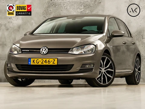 Volkswagen Golf 1.0 TSI Sportline Automaat (APPLE CARPLAY, NAVIGATIE, CAMERA, CLIMATE, SPORTSTOELEN, GETINT GLAS, LM VELGEN, CRUISE, NIEUWSTAAT)