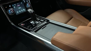 Jaguar XE – thumbnail 49