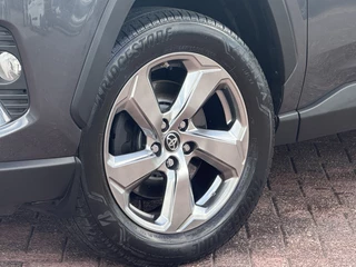 Toyota RAV4 – thumbnail 10