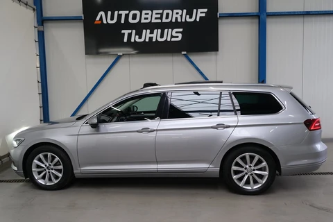 Volkswagen Passat Variant 1.5 TSI Comfortline Business Automaat - N.A.P. Airco ,Cruise, Navi, PDC, Carplay, Virtual display.