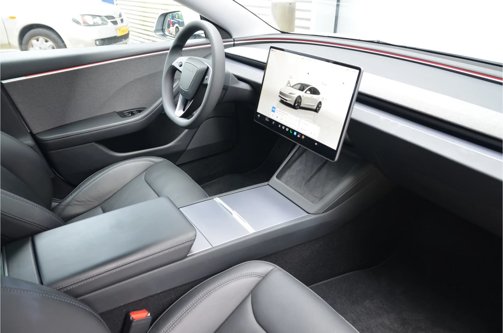Tesla Model 3 – foto 11