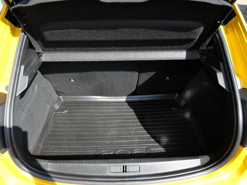 Peugeot e-208 – foto 18