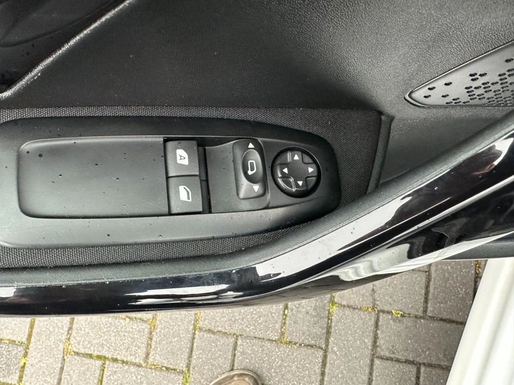 Peugeot 208 – foto 28