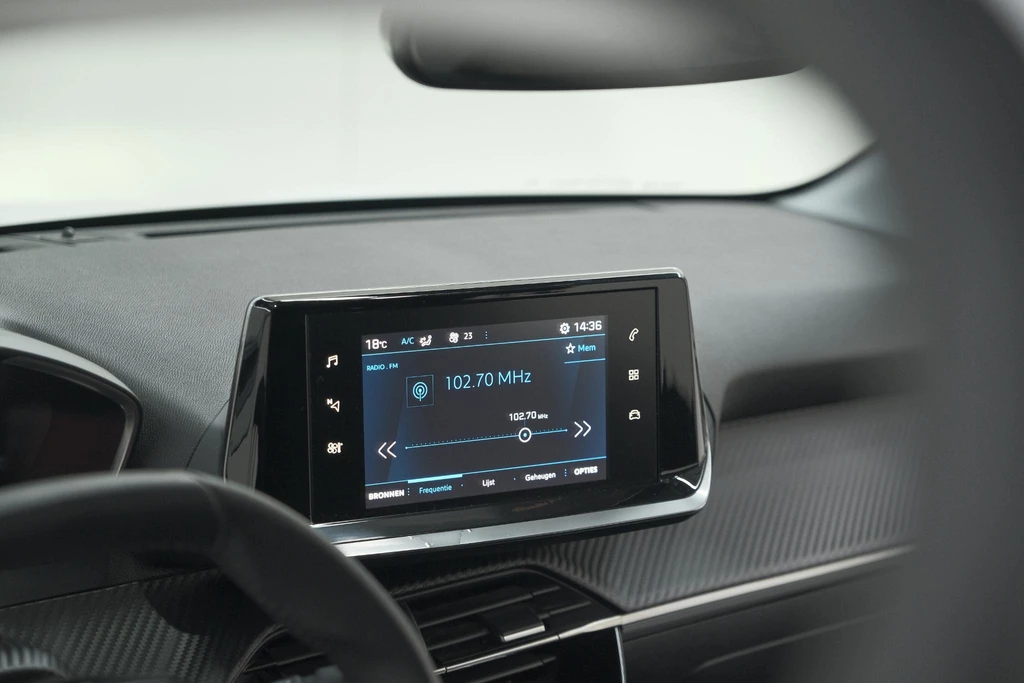 Peugeot 208 – foto 51