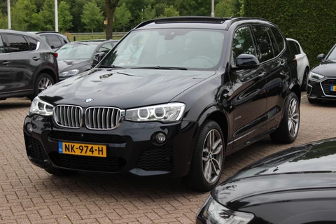 BMW X3 xDrive28i Centennial High Exe. M Sport / Trekhaak / Panoramadak / 360Camera / Head-up / Leder / Navigatie / 19'' / Sportstoelen / Elektr. Stoelen / Stoelverwarming / Dodehoek / DAB / Cruise Control