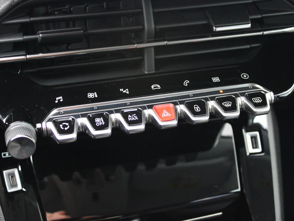 Peugeot e-208 – foto 14
