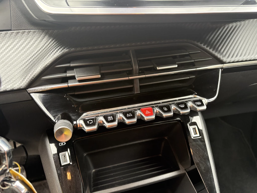 Peugeot 208 – foto 16