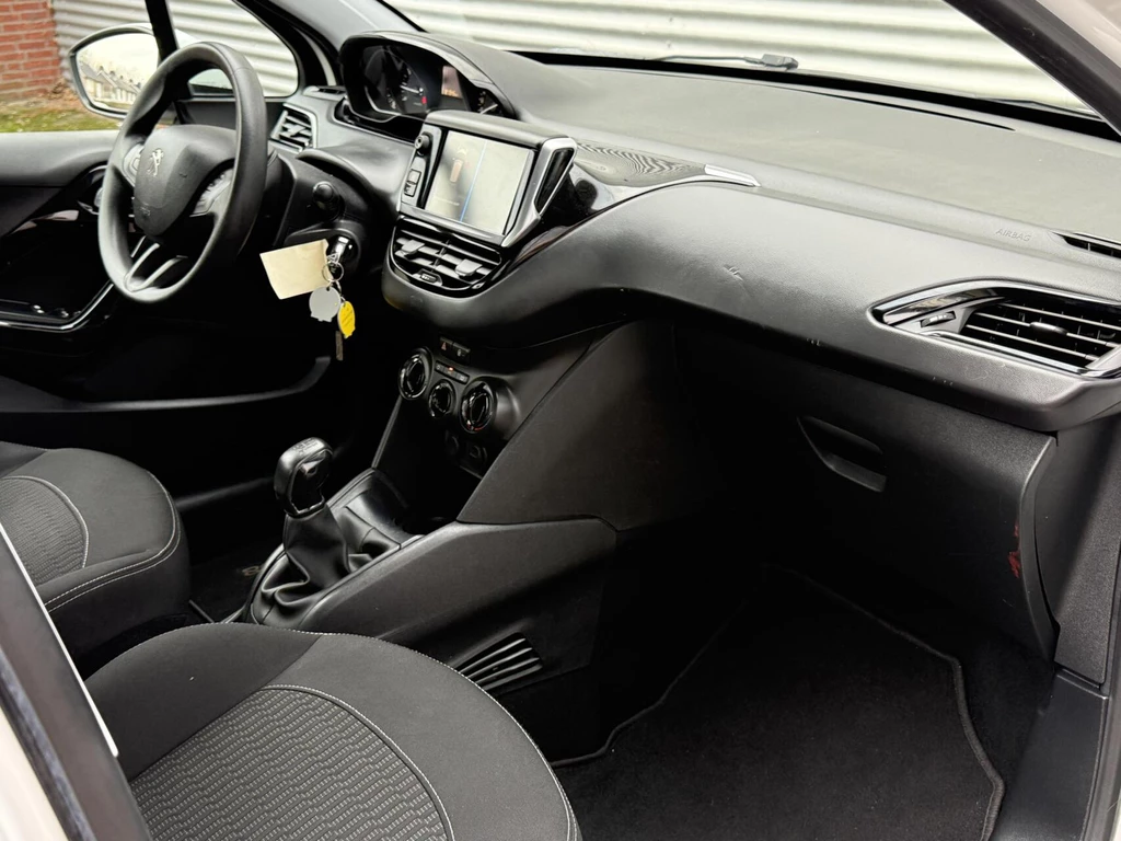 Peugeot 208 – foto 17