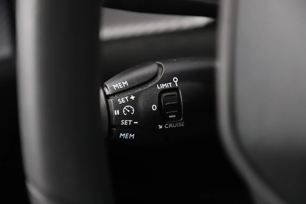 Peugeot 208 – foto 11