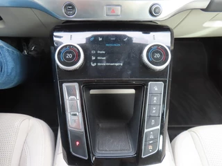 Jaguar I-PACE – thumbnail 11