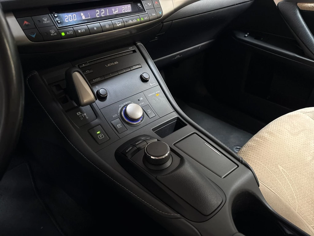 Lexus CT – foto 21