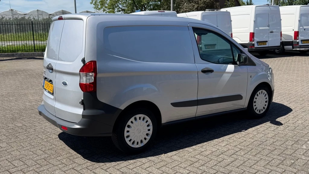 Ford Transit Courier – foto 5
