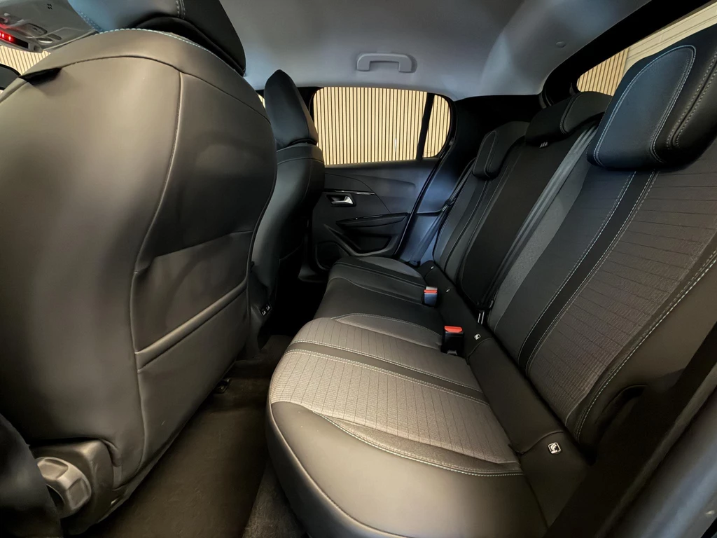 Peugeot 208 – foto 11