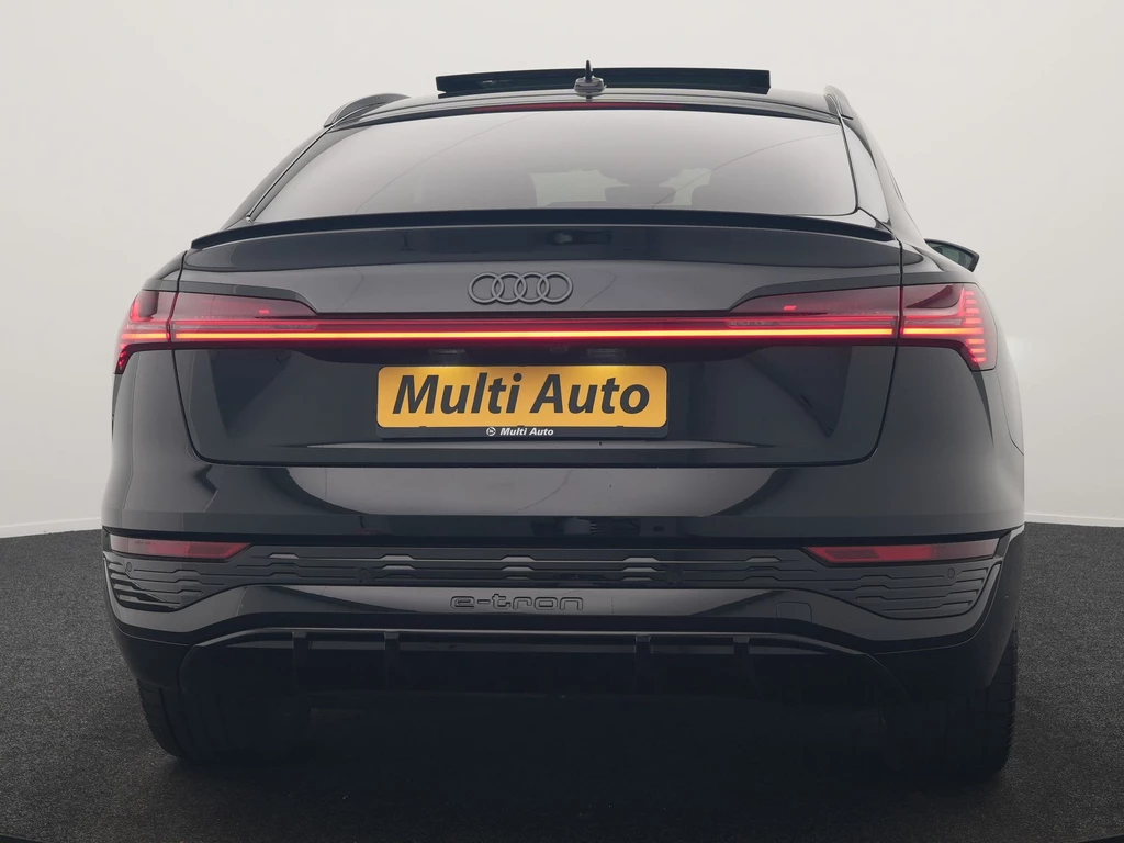 Audi Q8 Sportback e-tron – foto 5